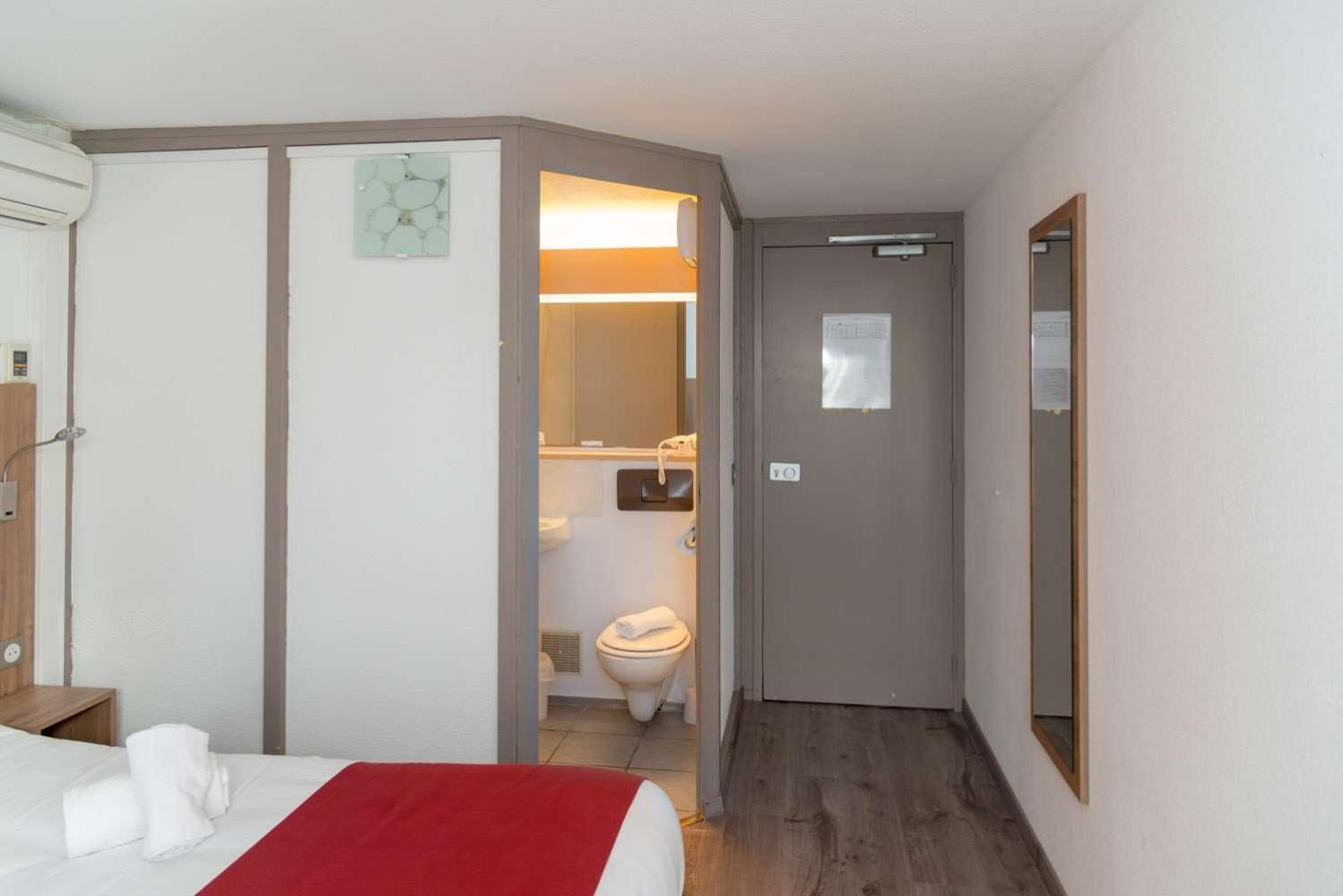 Brit Hotel Plaisance A9/A61 Narbonne Exterior photo