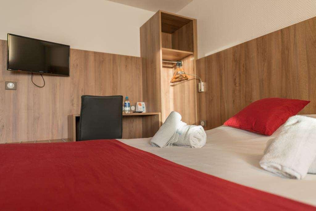 Brit Hotel Plaisance A9/A61 Narbonne Room photo