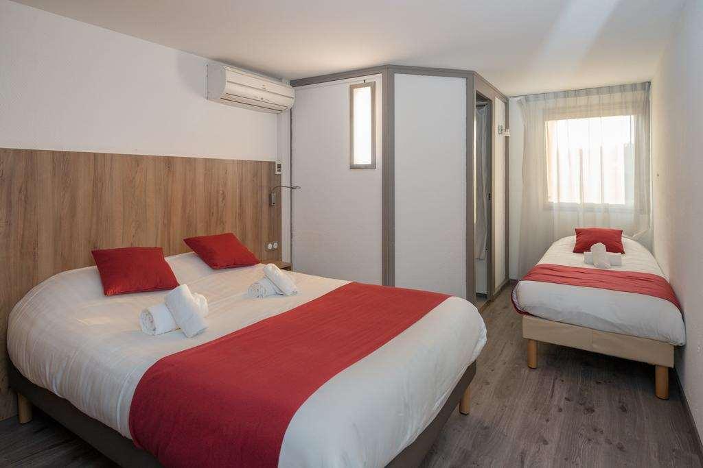 Brit Hotel Plaisance A9/A61 Narbonne Room photo